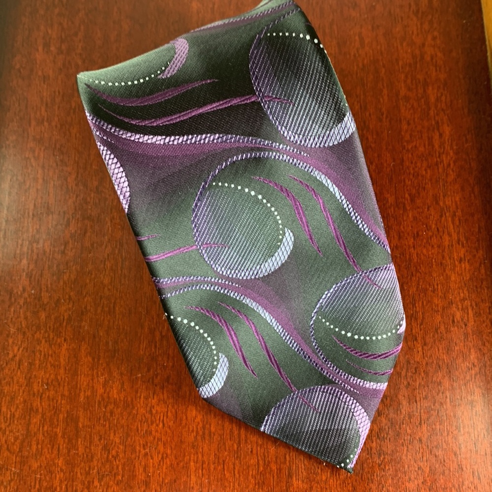 MonTebello100% Silk Tie
